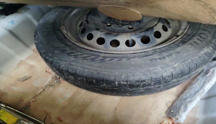 2015 Hyundai Xcent S 1.2, Petrol, Manual, 1,32,000 km, tyre