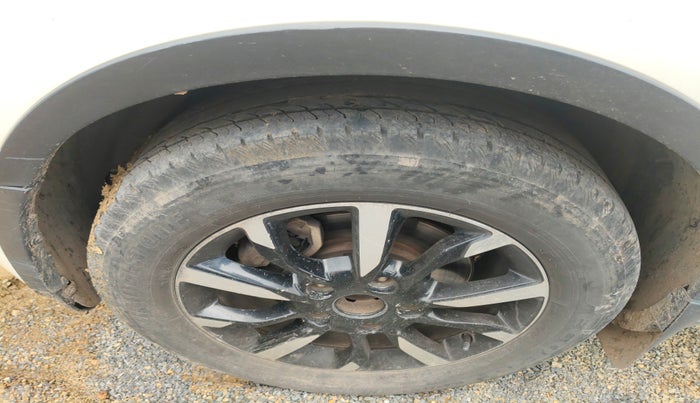 2019 Mahindra XUV500 W11(O), Diesel, Manual, 1,07,549 km, tyre