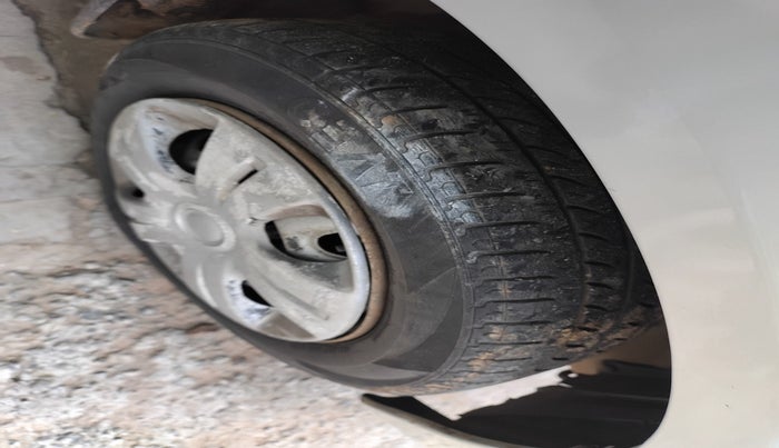 2011 Maruti Alto K10 LXI, Petrol, Manual, 85,053 km, tyre