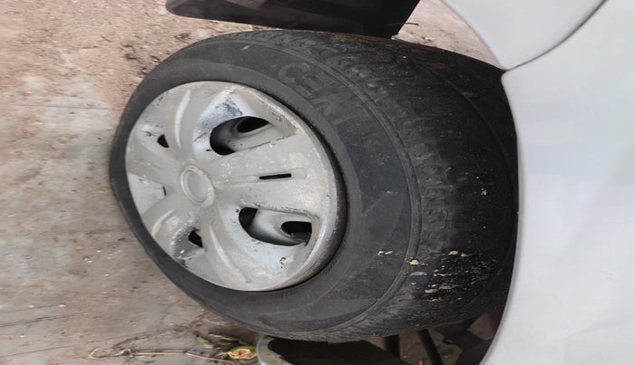2011 Maruti Alto K10 LXI, Petrol, Manual, 85,053 km, tyre