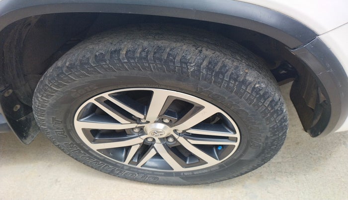 2017 Toyota Fortuner 2.8 4X4 AT, Diesel, Automatic, 2,25,836 km, tyre