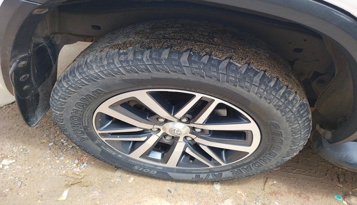 2017 Toyota Fortuner 2.8 4X4 AT, Diesel, Automatic, 2,25,836 km, tyre