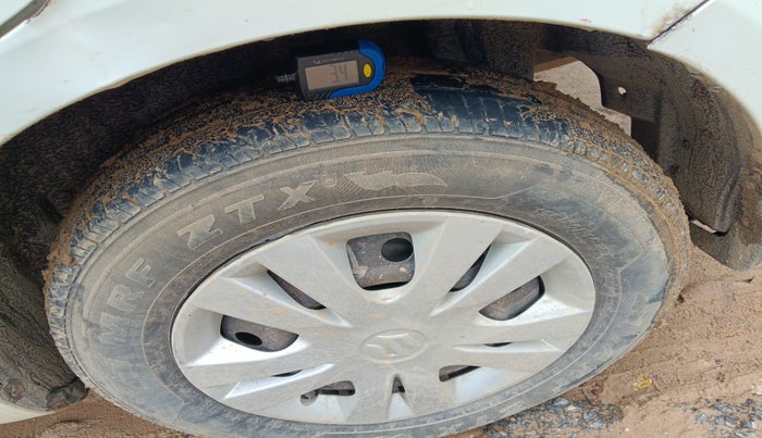 2014 Maruti Swift Dzire VDI, Diesel, Manual, 1,27,024 km, tyre