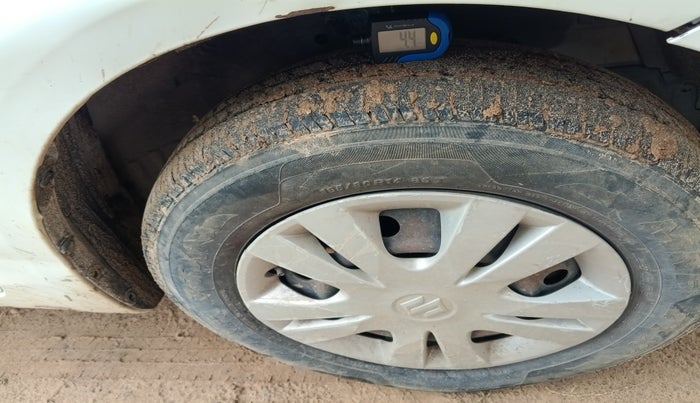 2014 Maruti Swift Dzire VDI, Diesel, Manual, 1,27,024 km, tyre