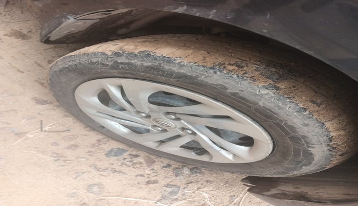 2022 Hyundai AURA S 1.2 CNG, Petrol, Manual, 60,370 km, tyre