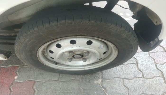 2017 Maruti Wagon R 1.0 LXI CNG, Petrol, Manual, 1,15,999 km, tyre