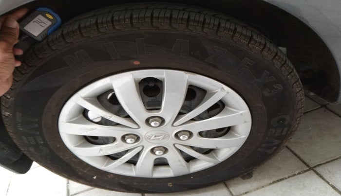2013 Hyundai i10 MAGNA 1.1, Petrol, Manual, 49,933 km, tyre