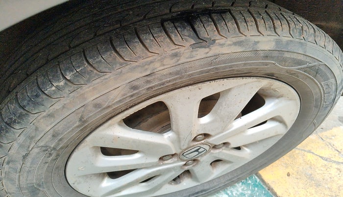 2014 Honda Mobilio 1.5L I-DTEC V, Diesel, Manual, 67,853 km, tyre