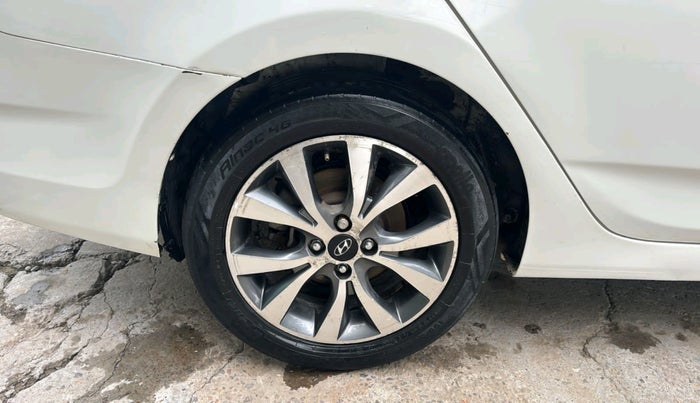 2014 Hyundai Verna FLUIDIC 1.6 CRDI EX, Diesel, Manual, 1,08,560 km, tyre