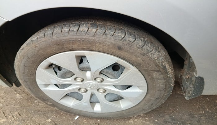 2016 Hyundai Xcent S 1.2, Petrol, Manual, 86,522 km, tyre