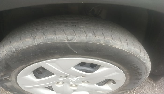 2020 Hyundai VENUE S 1.2, Petrol, Manual, 843 km, tyre