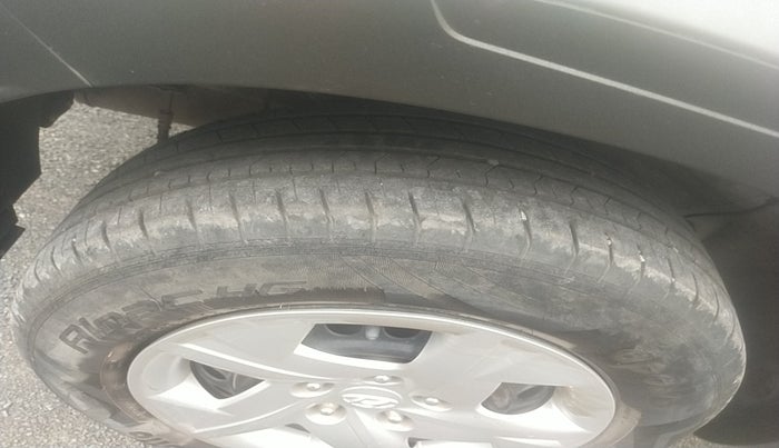 2020 Hyundai VENUE S 1.2, Petrol, Manual, 843 km, tyre