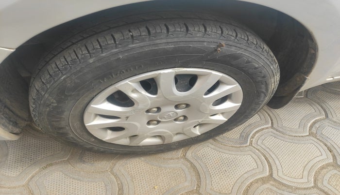2011 Hyundai i20 MAGNA 1.2, Petrol, Manual, 1,06,607 km, tyre