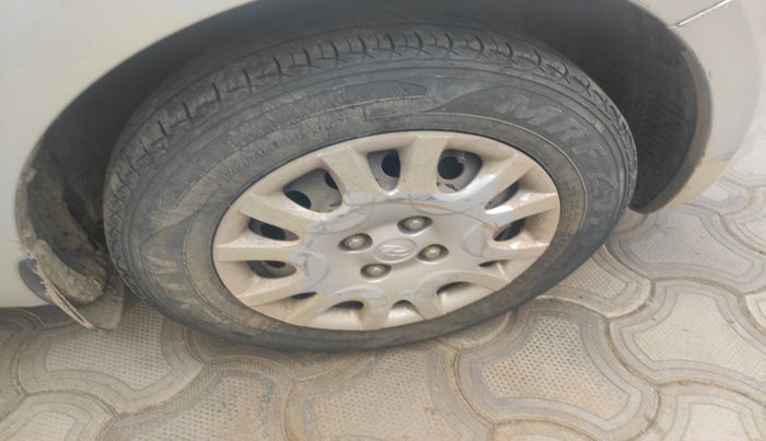 2011 Hyundai i20 MAGNA 1.2, Petrol, Manual, 1,06,607 km, tyre