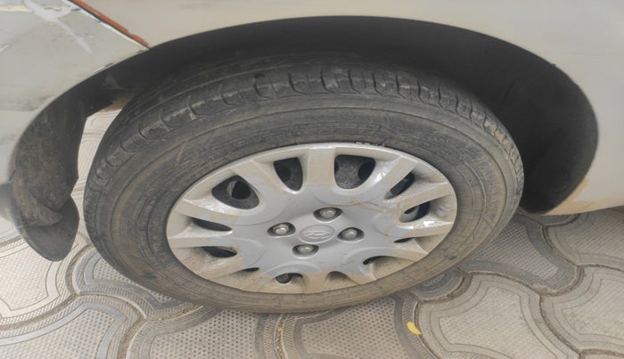 2011 Hyundai i20 MAGNA 1.2, Petrol, Manual, 1,06,607 km, tyre