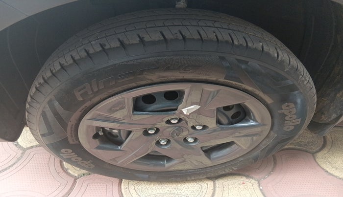 2024 Hyundai VENUE SX 1.2 PETROL, Petrol, Manual, 10,000 km, tyre