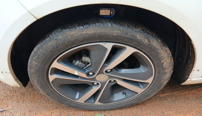 2022 Tata ALTROZ XZ PETROL, Petrol, Manual, 29,213 km, tyre