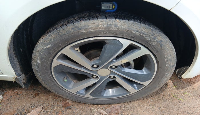 2022 Tata ALTROZ XZ PETROL, Petrol, Manual, 29,213 km, tyre