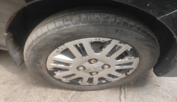 2010 Hyundai Santro Xing GLS LPG, Petrol, Manual, 1,23,468 km, tyre