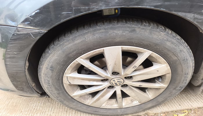 2016 Volkswagen Polo HIGHLINE1.5L, Diesel, Manual, 1,59,546 km, tyre