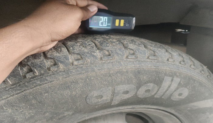 2012 Mahindra Bolero ZLX BS-III, Diesel, Manual, 4,07,304 km, tyre