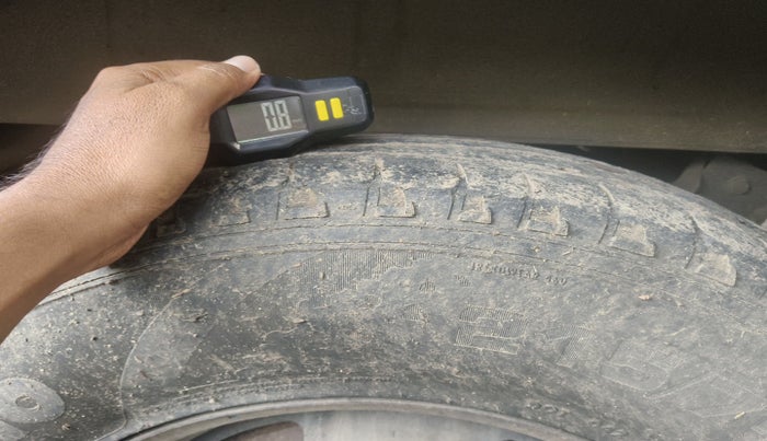 2012 Mahindra Bolero ZLX BS-III, Diesel, Manual, 4,07,304 km, tyre
