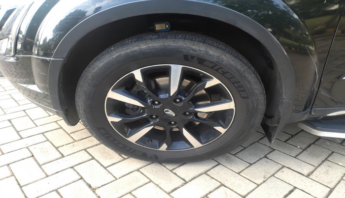 2018 Mahindra XUV500 W11, Diesel, Manual, 1,55,301 km, tyre