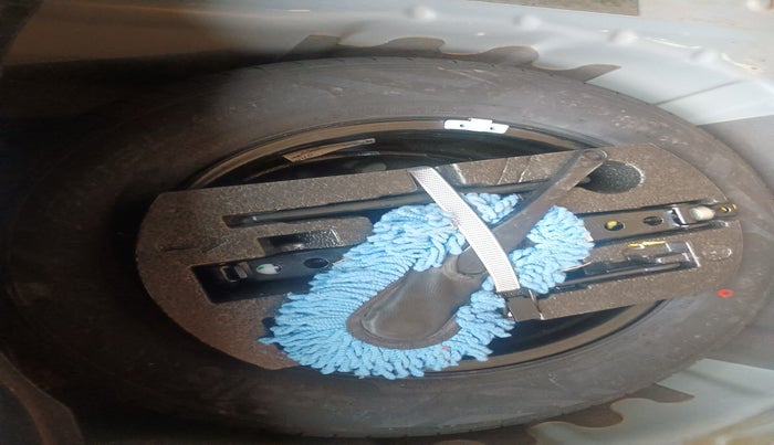 2023 Volkswagen TAIGUN TOPLINE 1.0 TSI MT, Petrol, Manual, 36,087 km, tyre