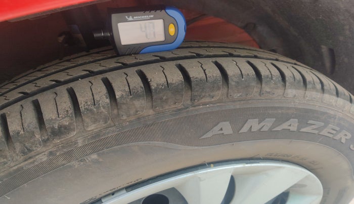 2022 Maruti Swift VXI AMT, Petrol, Automatic, 19,310 km, tyre