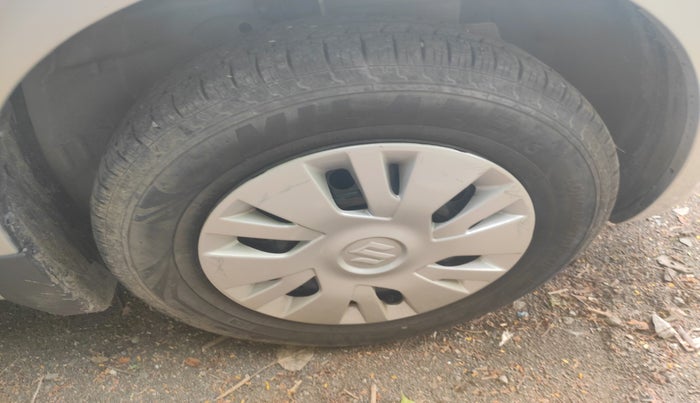 2012 Maruti Swift VXI, Petrol, Manual, 1,46,157 km, tyre