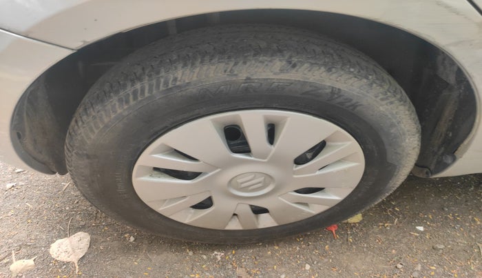 2012 Maruti Swift VXI, Petrol, Manual, 1,46,157 km, tyre