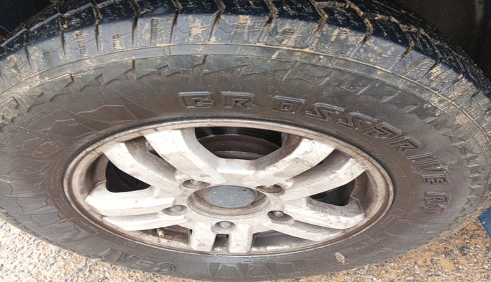 2013 Mahindra Scorpio VLX 2WD AIRBAG, Diesel, Manual, 1,47,292 km, tyre