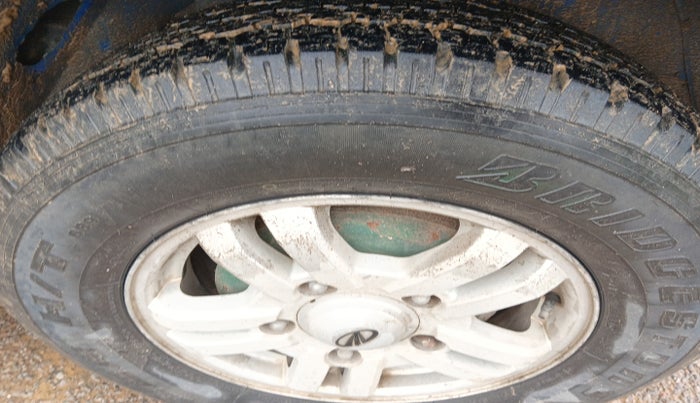 2013 Mahindra Scorpio VLX 2WD AIRBAG, Diesel, Manual, 1,47,292 km, tyre