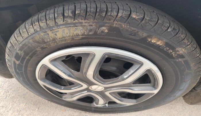 2011 Maruti Swift Dzire VXI, Petrol, Manual, 70,690 km, tyre