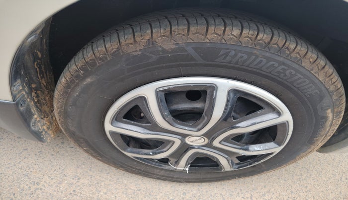 2011 Maruti Swift Dzire VXI, Petrol, Manual, 70,690 km, tyre