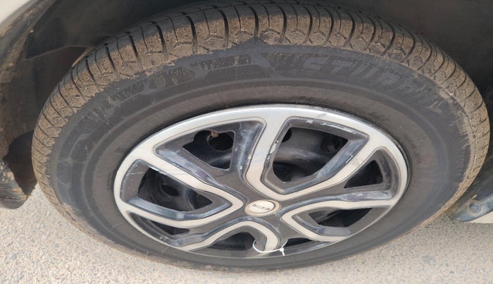 2011 Maruti Swift Dzire VXI, Petrol, Manual, 70,690 km, tyre