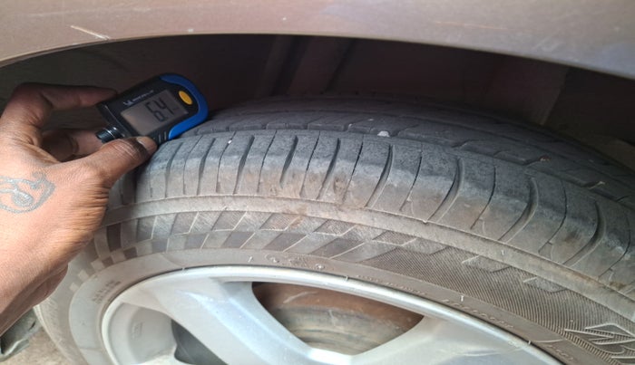 2010 Honda City 1.5L I-VTEC V AT, Petrol, Automatic, 2,06,284 km, tyre