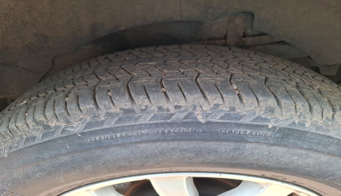 2017 Mahindra XUV500 W10 AT, Diesel, Automatic, 98,345 km, tyre