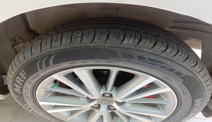 2015 Toyota Corolla Altis GL PETROL, Petrol, Manual, 87,018 km, tyre