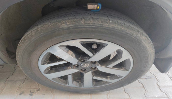 2021 Tata Harrier XZ PLUS 2.0L DARK EDITION, Diesel, Manual, 40,010 km, tyre