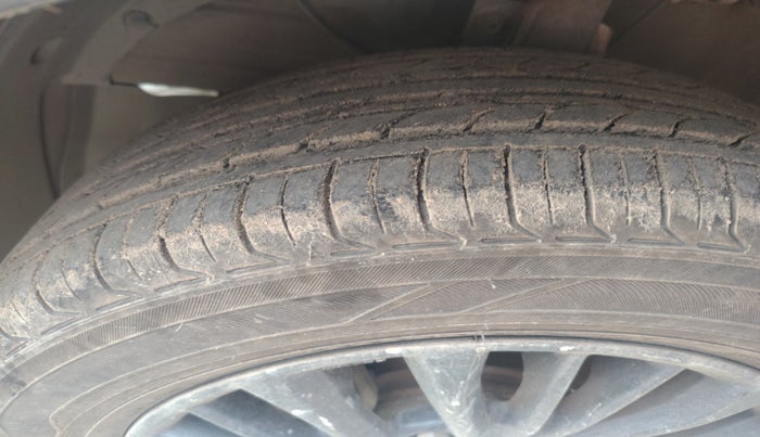 2019 Maruti XL6 ALPHA MT, Petrol, Manual, 1,75,949 km, tyre