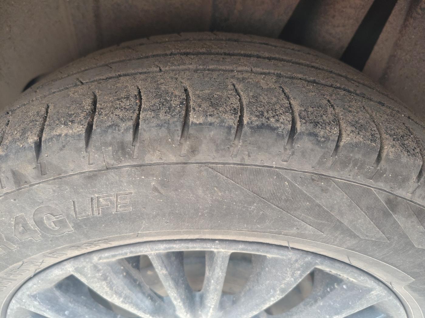 2019 Maruti XL6 ALPHA MT, Petrol, Manual, 1,75,949 km, tyre
