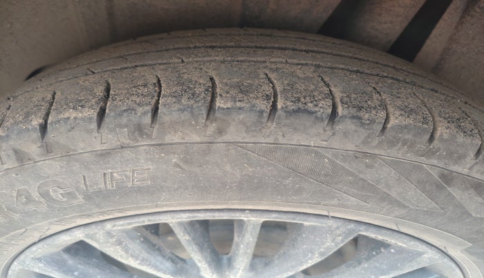 2019 Maruti XL6 ALPHA MT, Petrol, Manual, 1,75,949 km, tyre