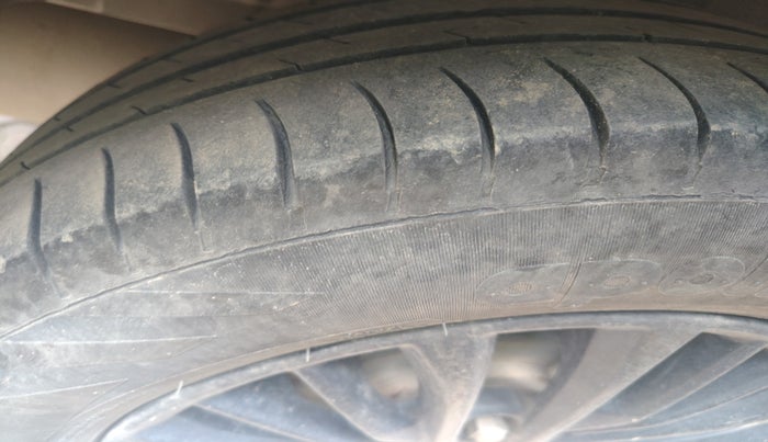 2019 Maruti XL6 ALPHA MT, Petrol, Manual, 1,75,949 km, tyre