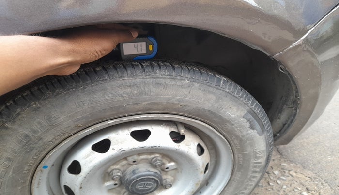 2018 Tata Tiago XE PETROL, Petrol, Manual, 1,40,815 km, tyre