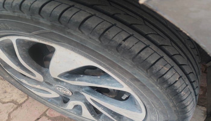 2019 Toyota Glanza G, Petrol, Manual, 1,29,005 km, tyre