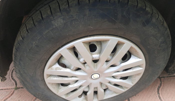 2014 Maruti Swift Dzire LDI, Diesel, Manual, 2,06,455 km, tyre