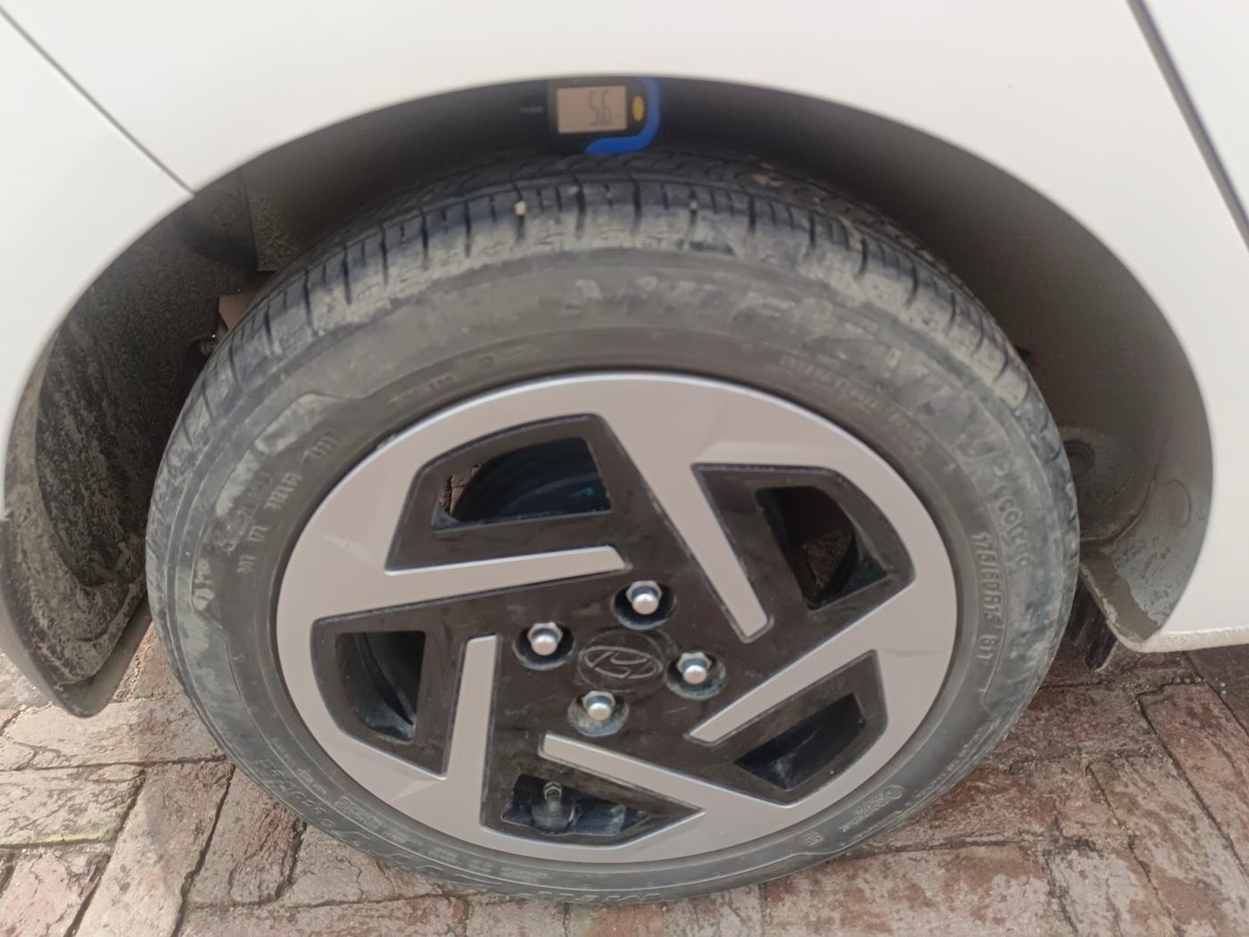 2023 Hyundai GRAND I10 NIOS SPORTZ 1.2 KAPPA VTVT, Petrol, Manual, 30,000 km, tyre