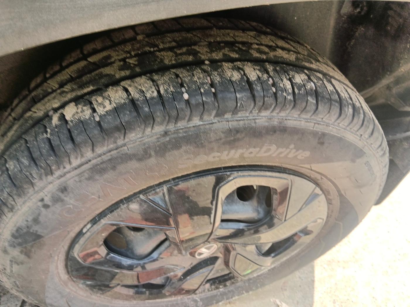 2024 Tata PUNCH PURE MT, Petrol, Manual, 35,000 km, tyre