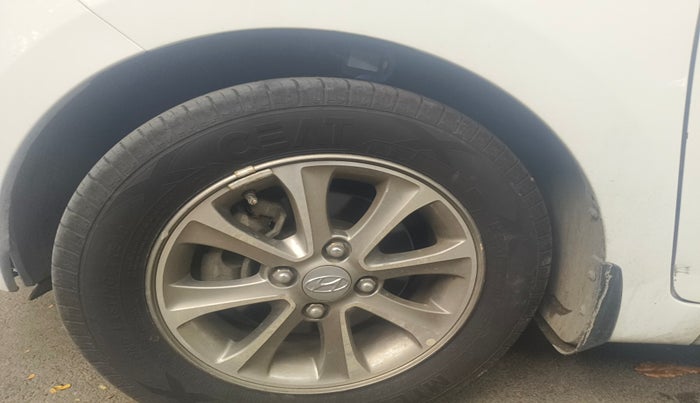 2016 Hyundai Grand i10 ASTA (O) AT 1.2 KAPPA VTVT, Petrol, Automatic, 25,138 km, tyre
